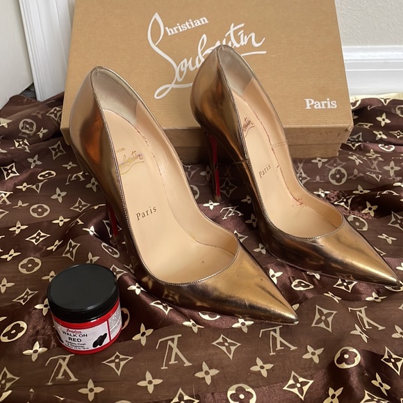 Christian Louboutin Gold Metallic Heels 37. 1/2 - Picture 4 of 4